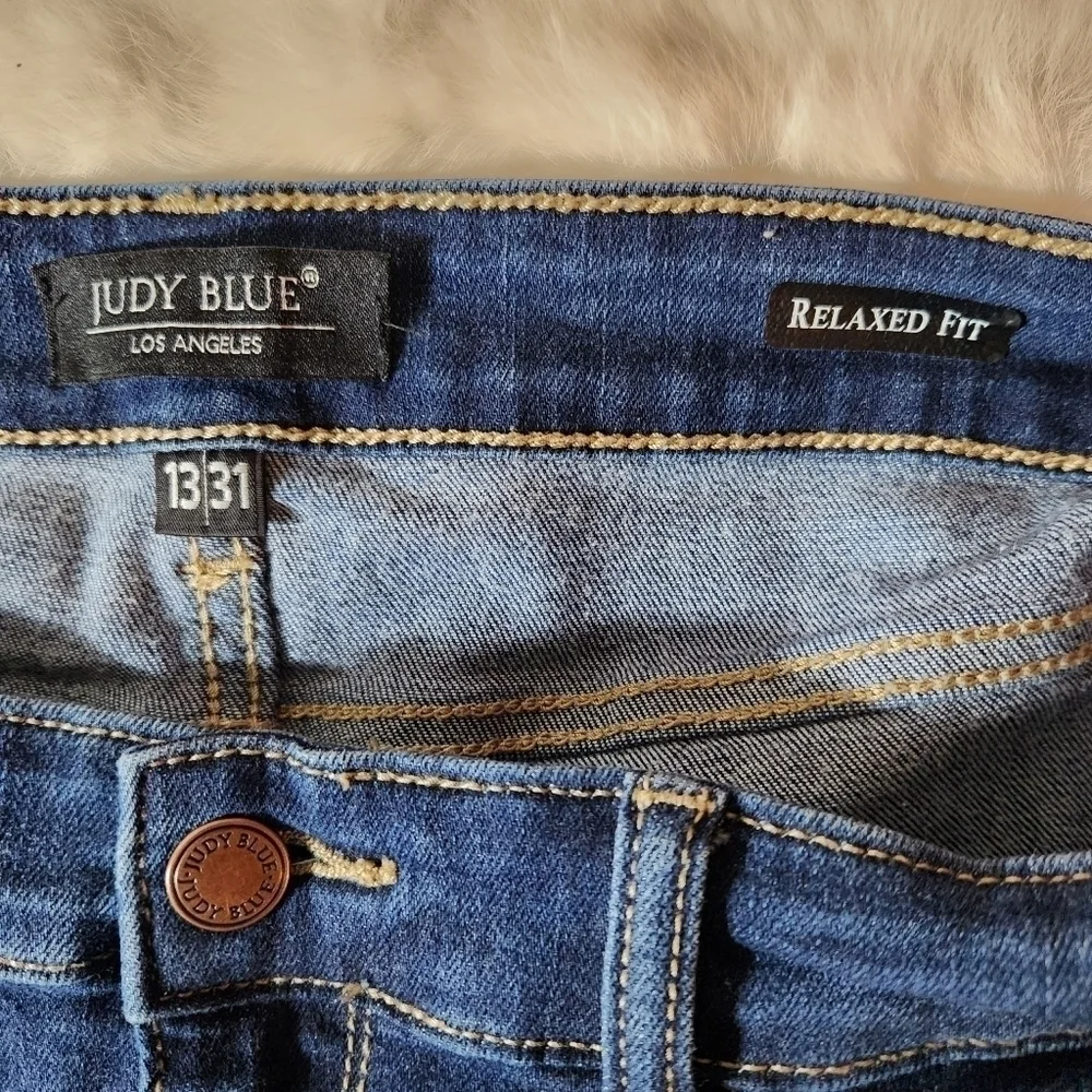 Judy Blue Huntington Mid Rise Relaxed Fit Dark Wash Chewed Hem Jeans-Size 31